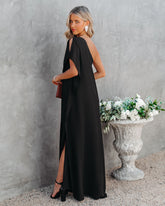 Strike A Pose – Statement-Maxikleid mit One-Shoulder-Träger - Schwarz